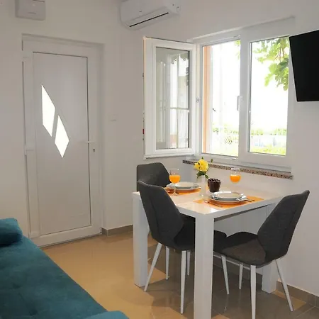 Aria With Private Parking * Split