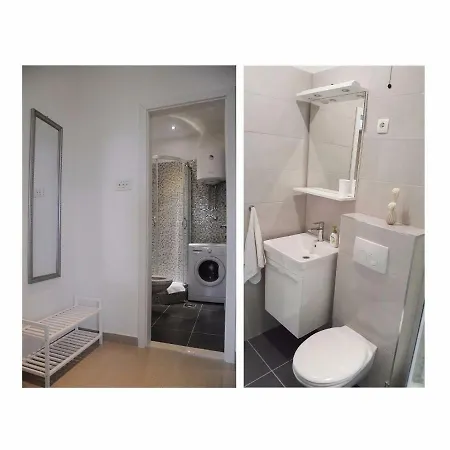 Aria With Private Parking Apartament *