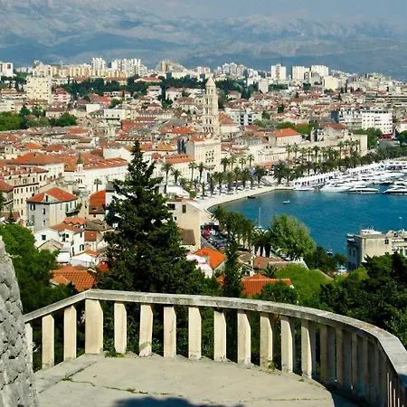 Aria With Private Parking * Split