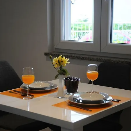 Aria With Private Parking 아파트 *