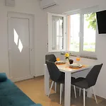 Aria With Private Parking * Split
